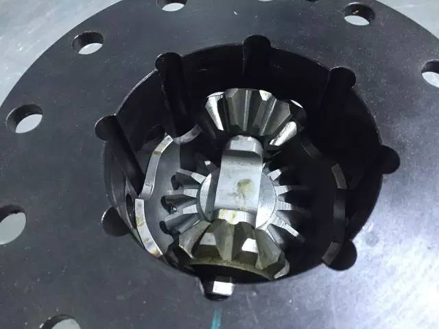 摩擦片在限滑差速器中的作用